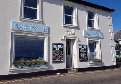 Hole Foods Deli and Cafe